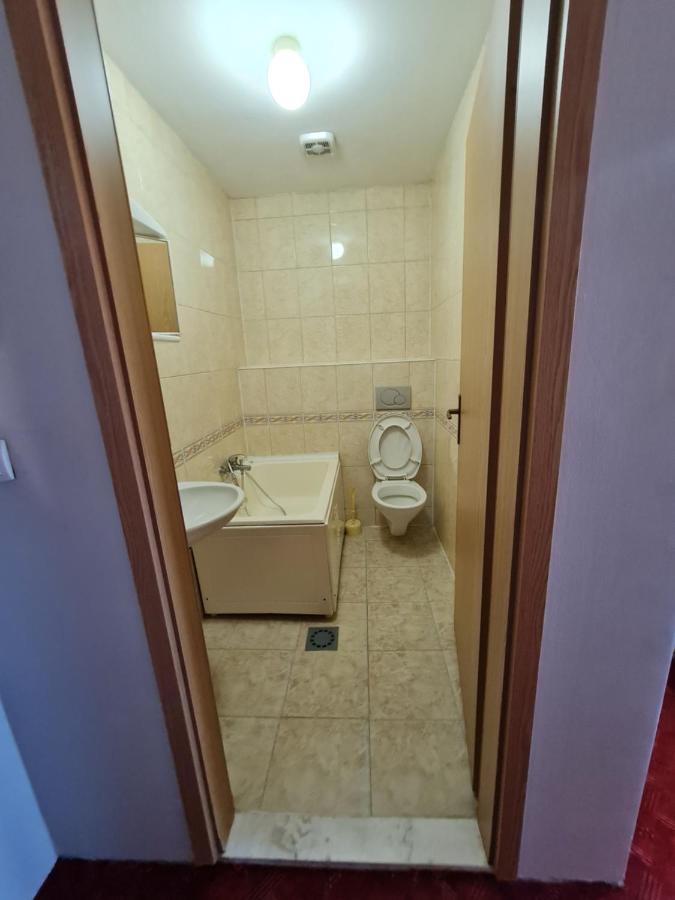 Holiday Ferizaj Eksteriør billede