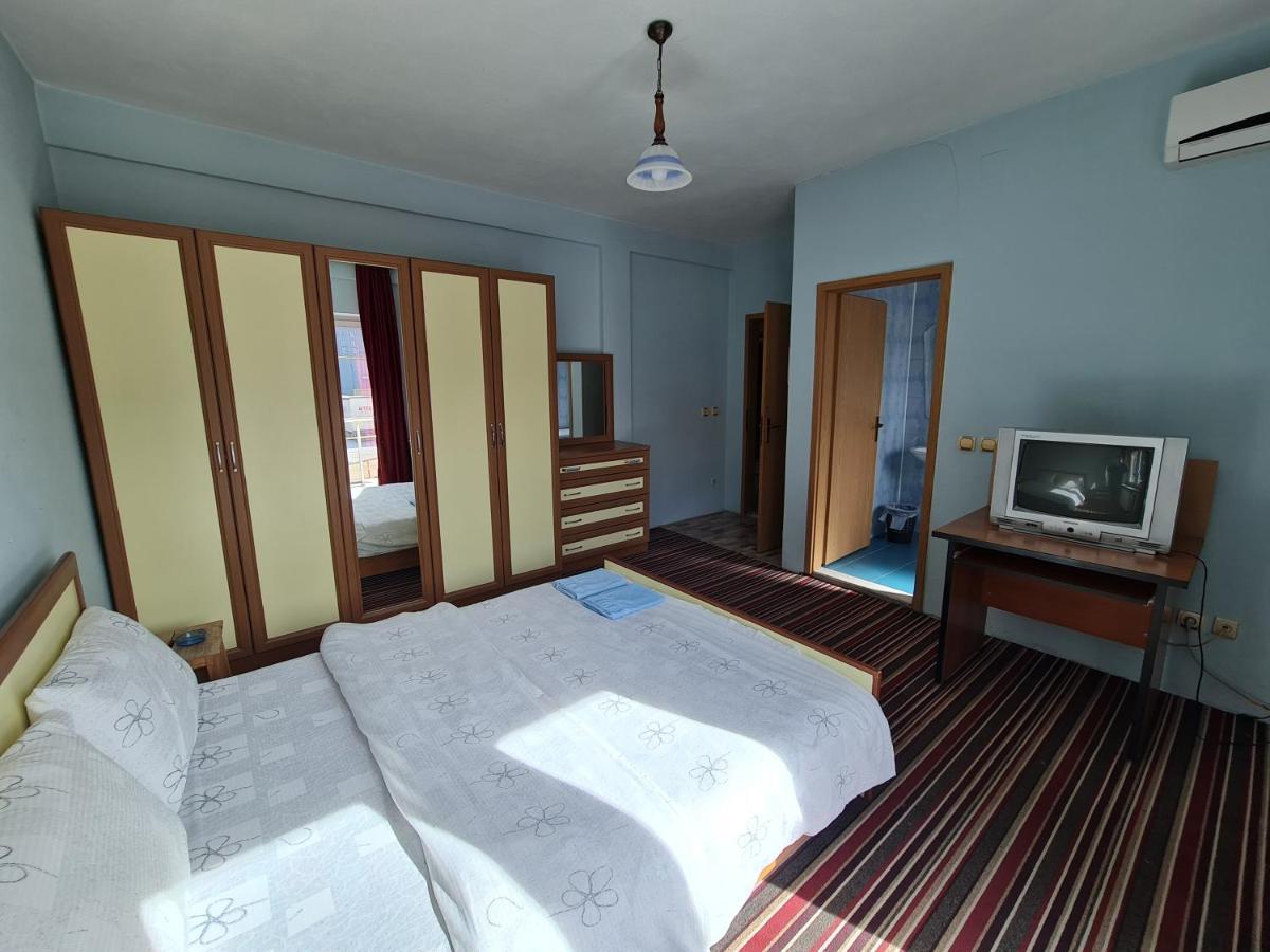 Holiday Ferizaj Eksteriør billede