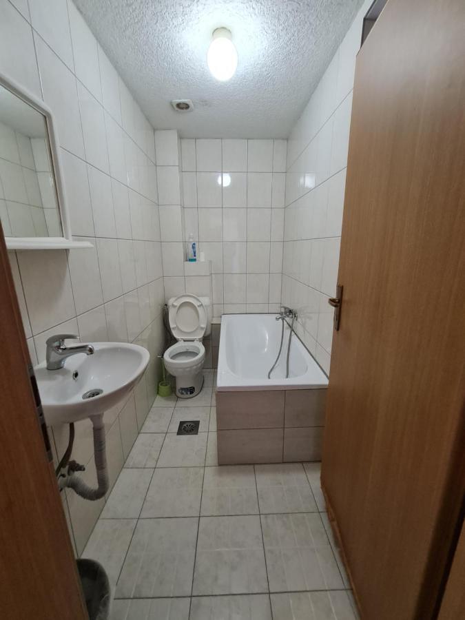 Holiday Ferizaj Eksteriør billede