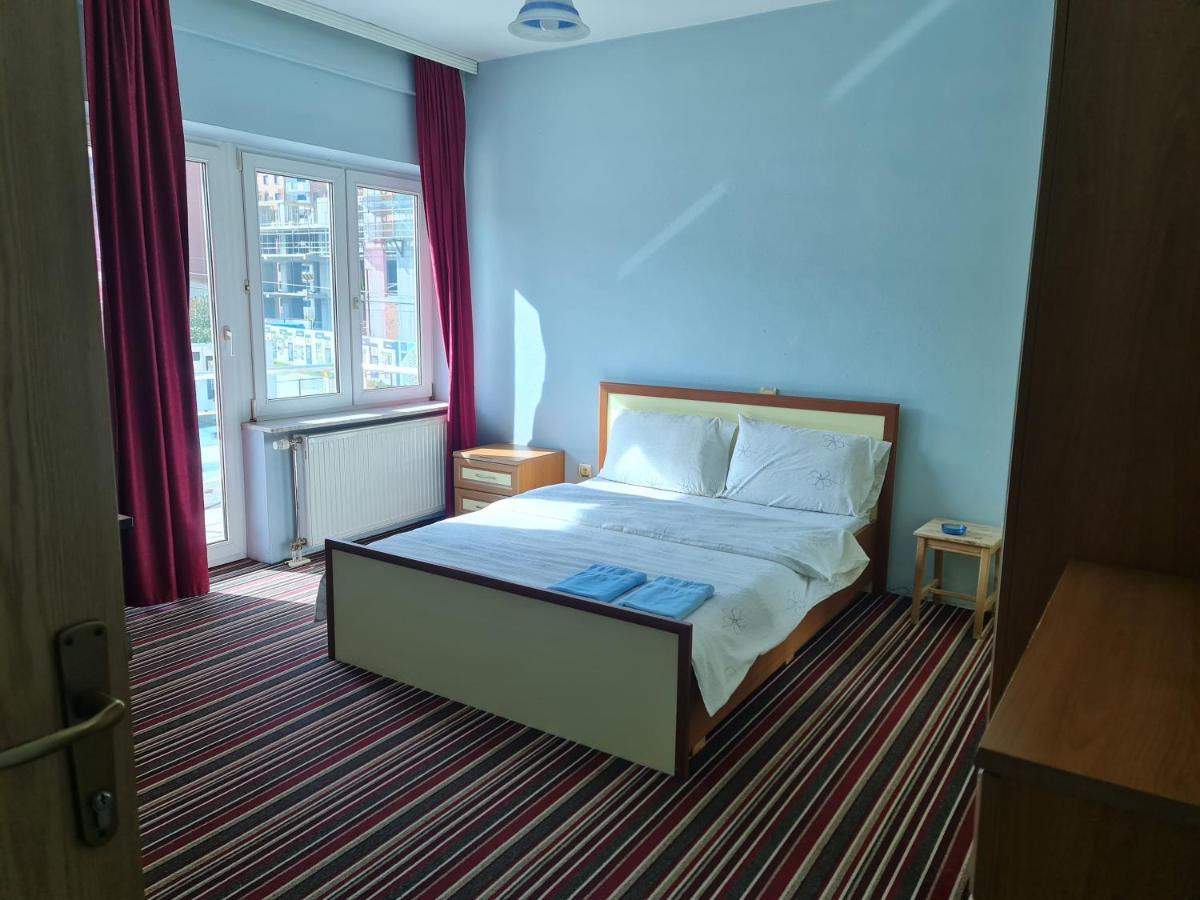 Holiday Ferizaj Eksteriør billede