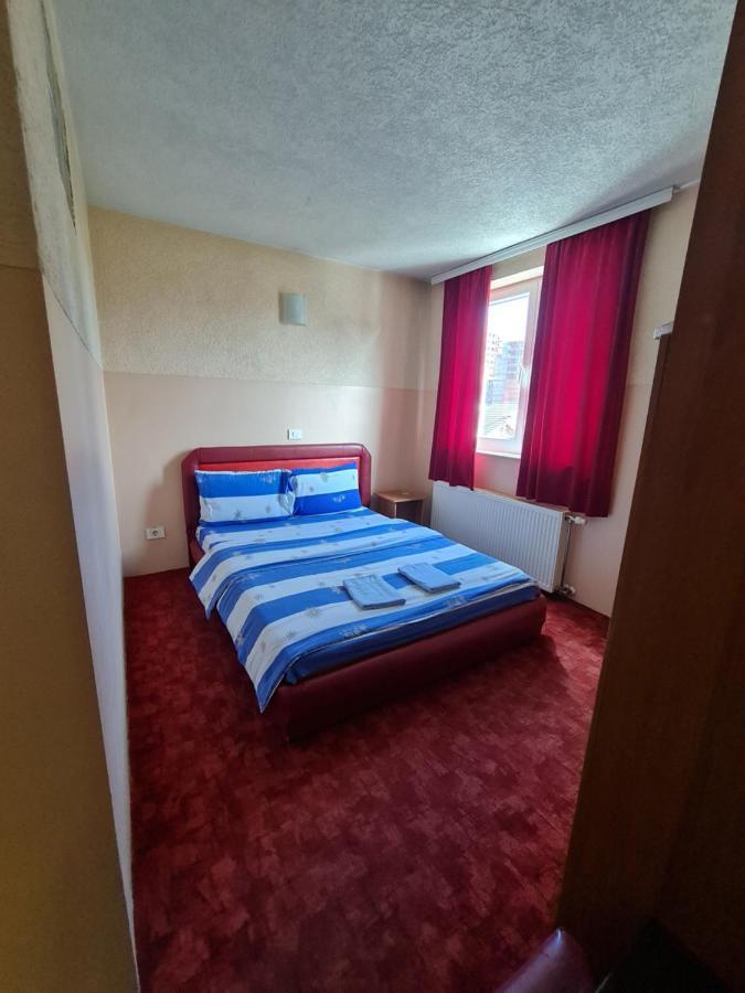 Holiday Ferizaj Eksteriør billede