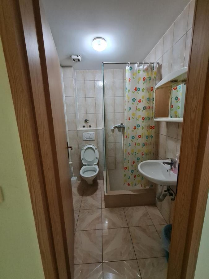 Holiday Ferizaj Eksteriør billede