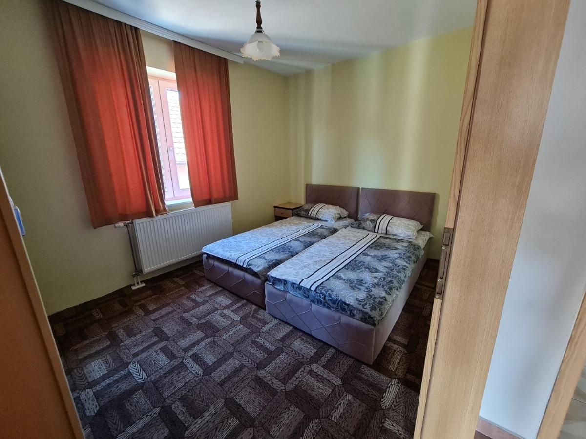 Holiday Ferizaj Eksteriør billede