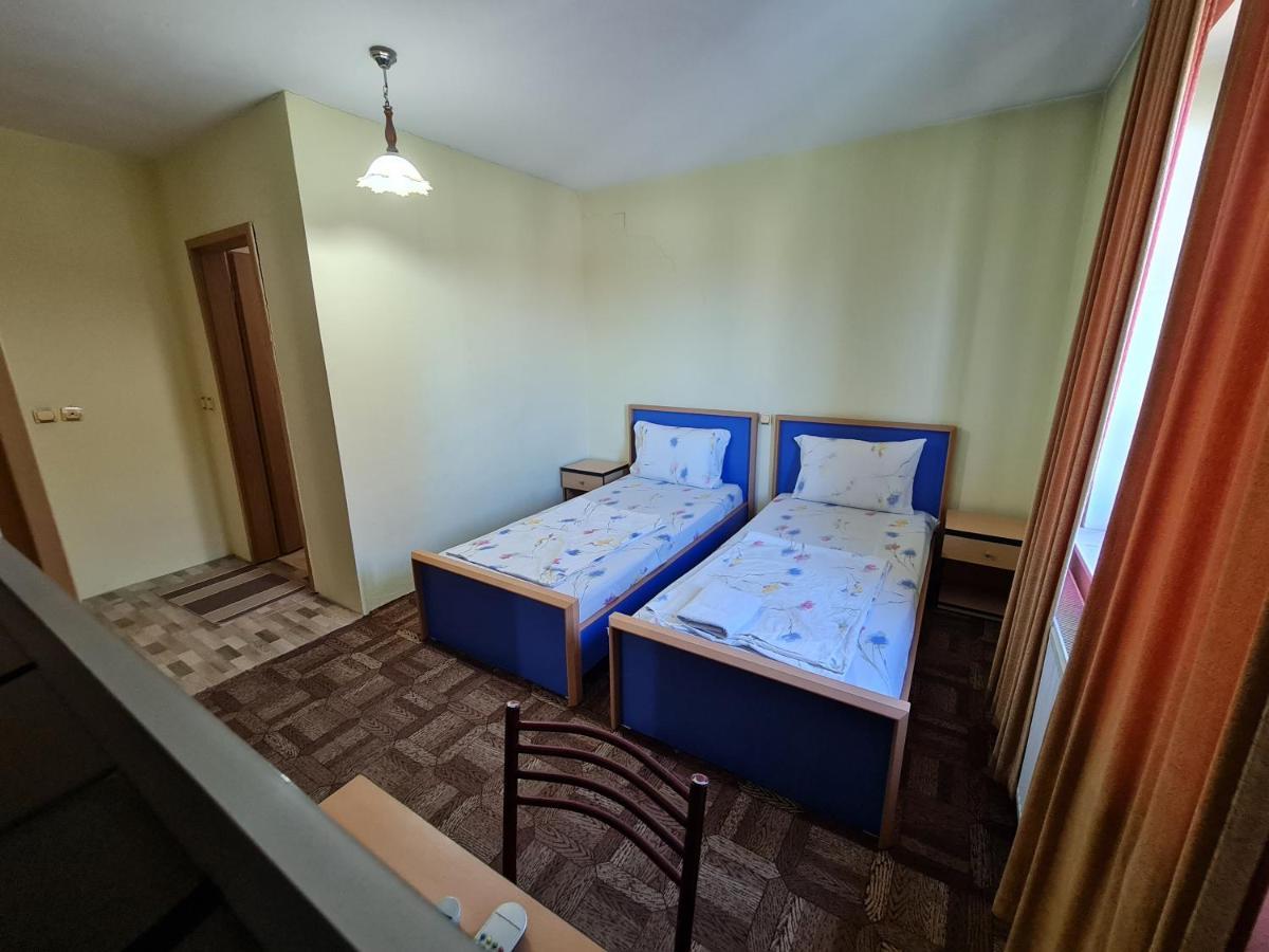 Holiday Ferizaj Eksteriør billede