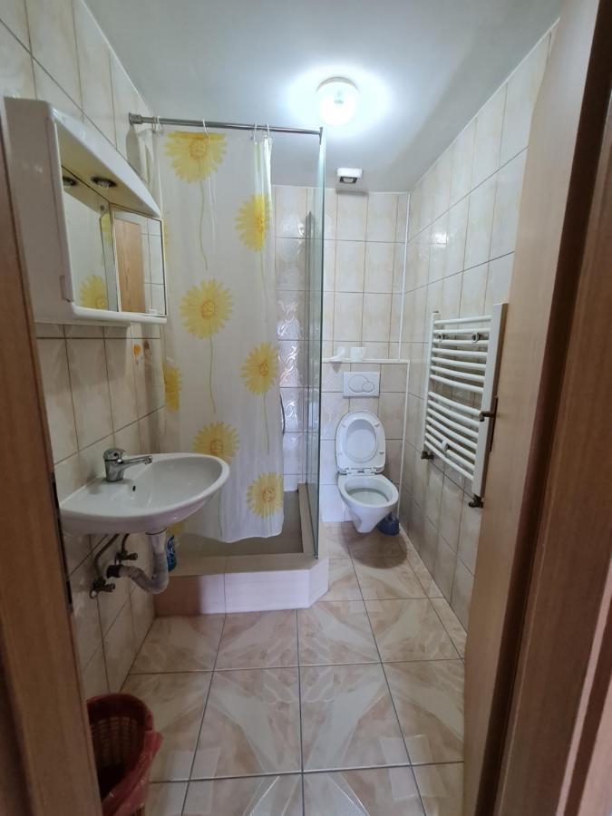 Holiday Ferizaj Eksteriør billede