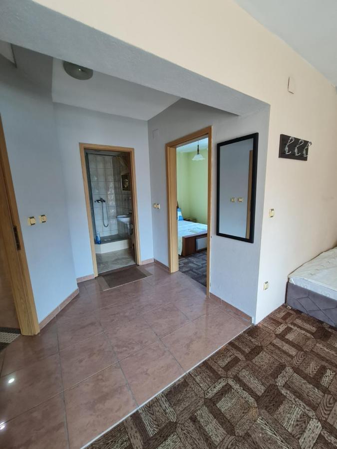 Holiday Ferizaj Eksteriør billede